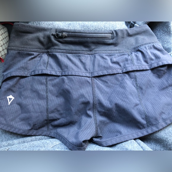 Ivivva run up speed shorts - Picture 3 of 3